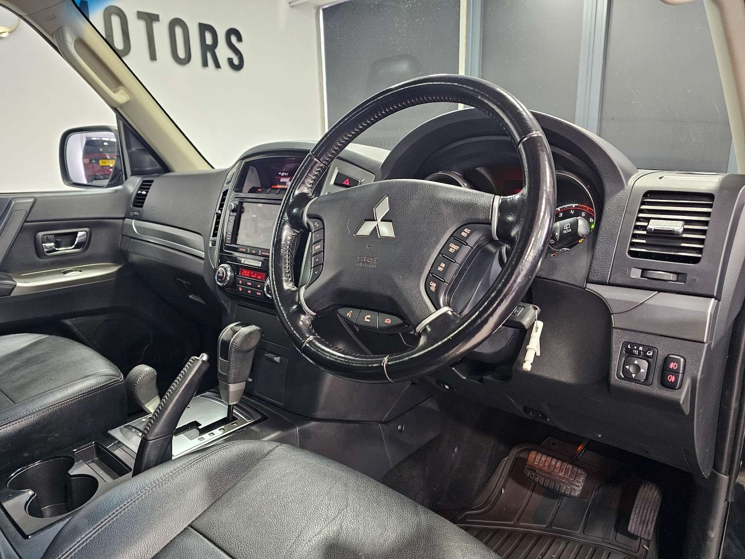 Used Mitsubishi Shogun 2015 for sale - 78003828: Photo 7