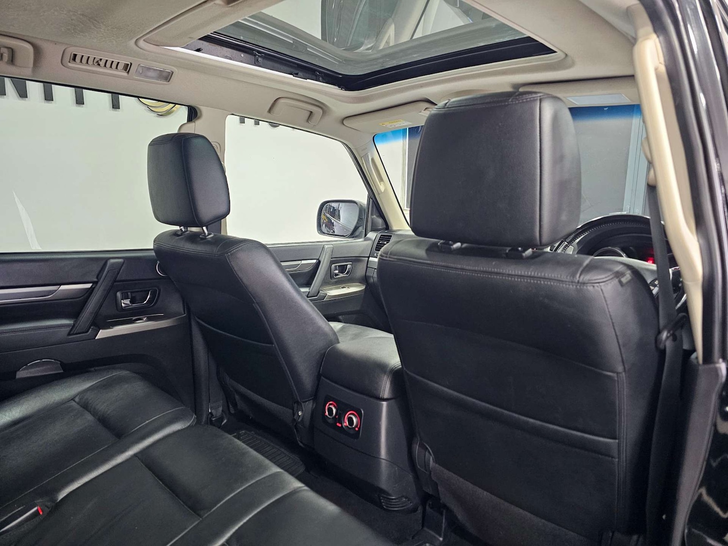 Used Mitsubishi Shogun 2015 for sale - 78003828: Photo 74