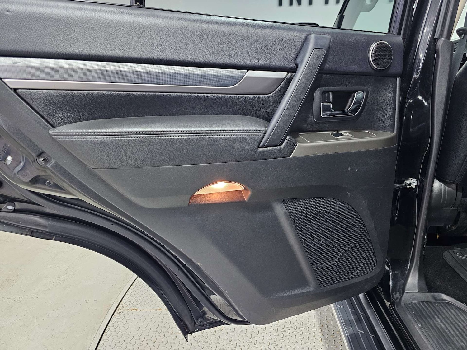 Used Mitsubishi Shogun 2015 for sale - 78003828: Photo 77