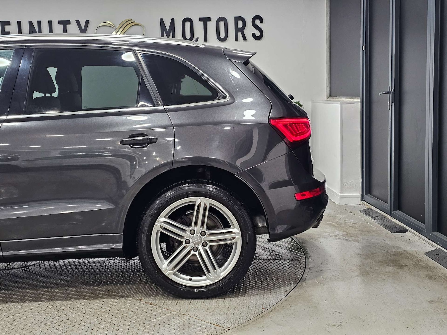 Used Audi Q5 2015 for sale - 77973543: Photo 93