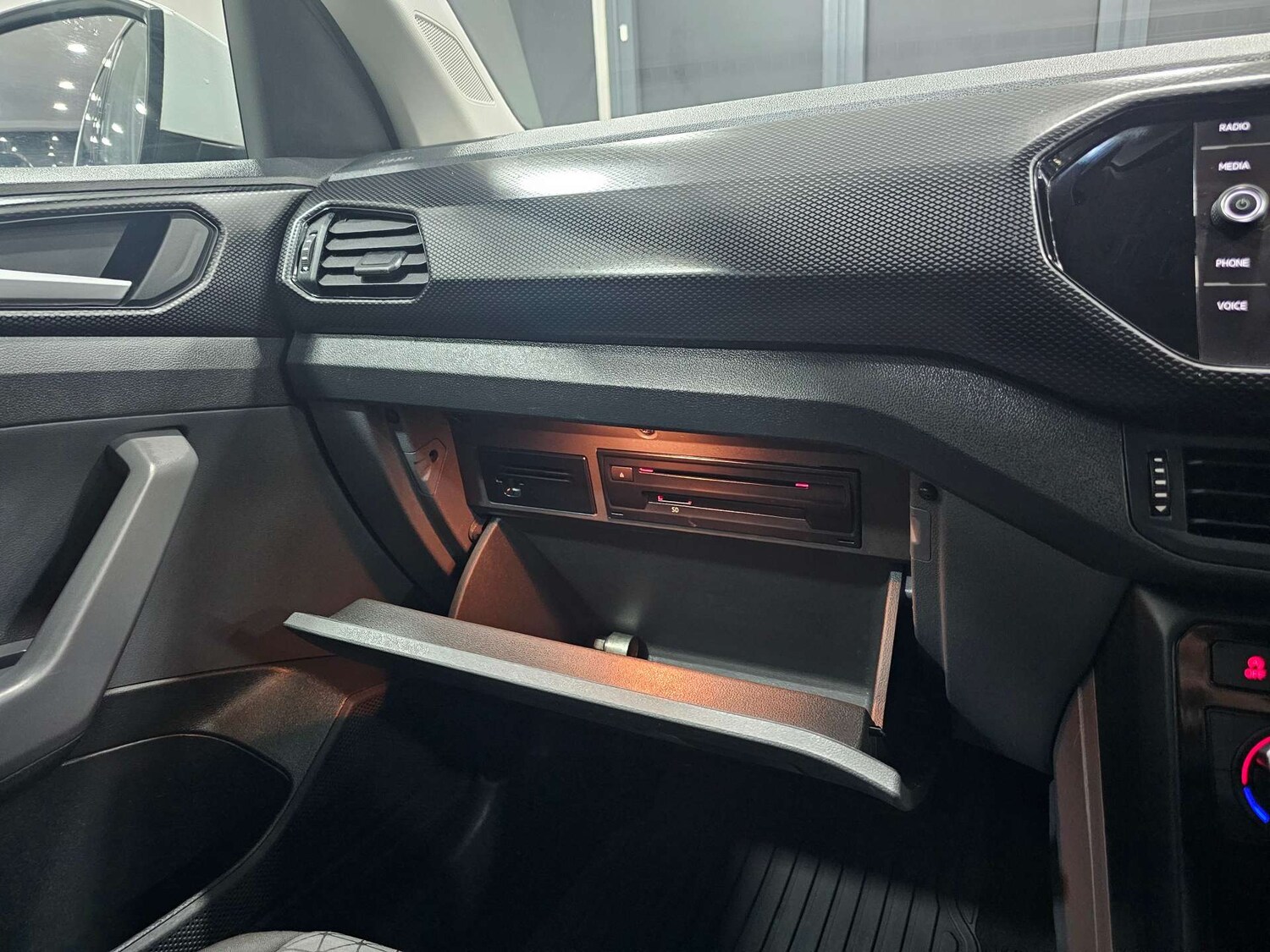 Used Volkswagen T-Cross 2019 for sale - 77084205: Photo 76