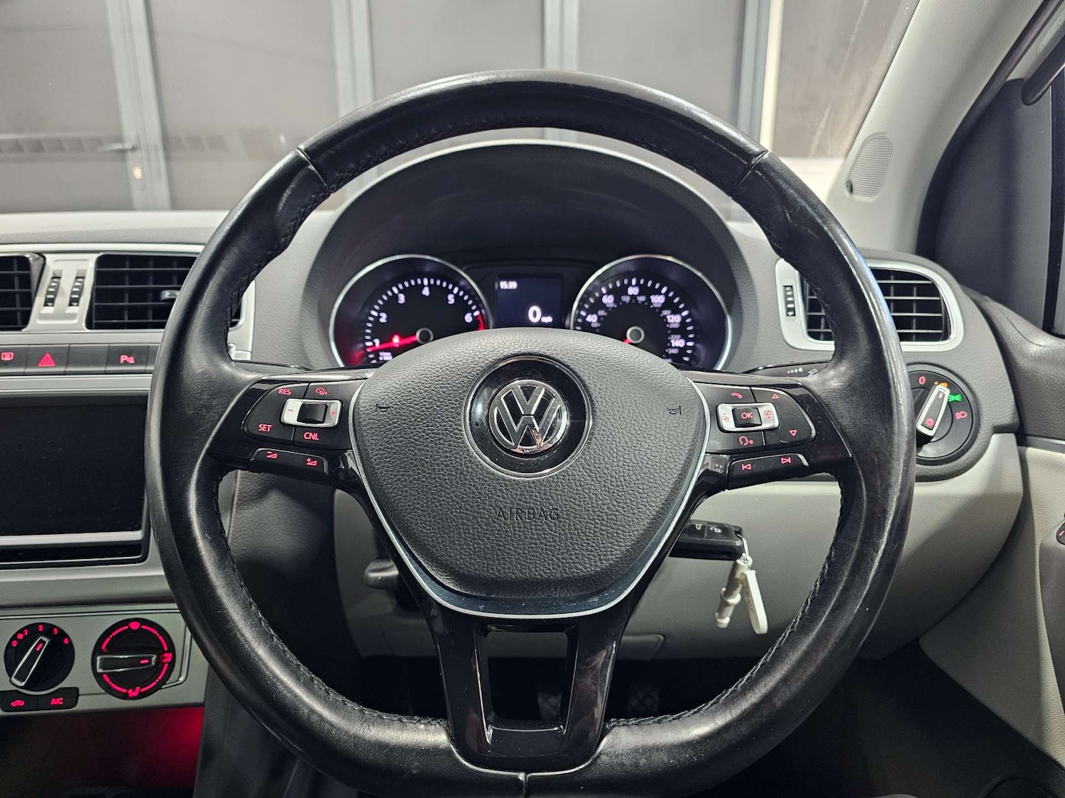 Used Volkswagen Polo 2017 for sale - 77236283: Photo 13