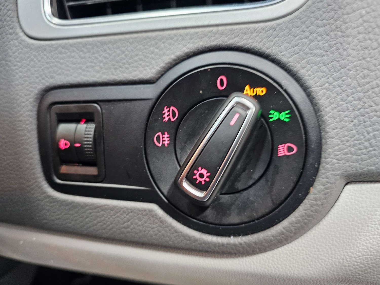 Used Volkswagen Polo 2017 for sale - 77236283: Photo 59