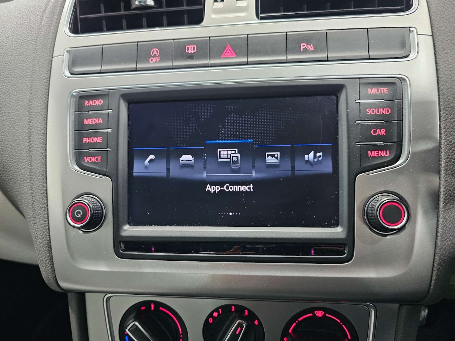 Used Volkswagen Polo 2017 for sale - 77236283: Photo 71