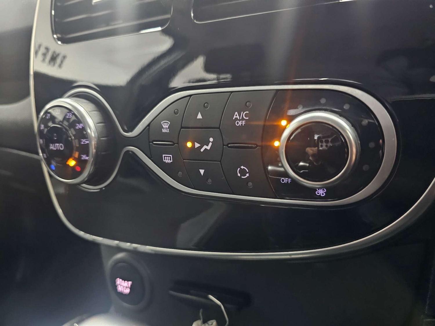 Used Renault Clio 2016 for sale - 76972356: Photo 15