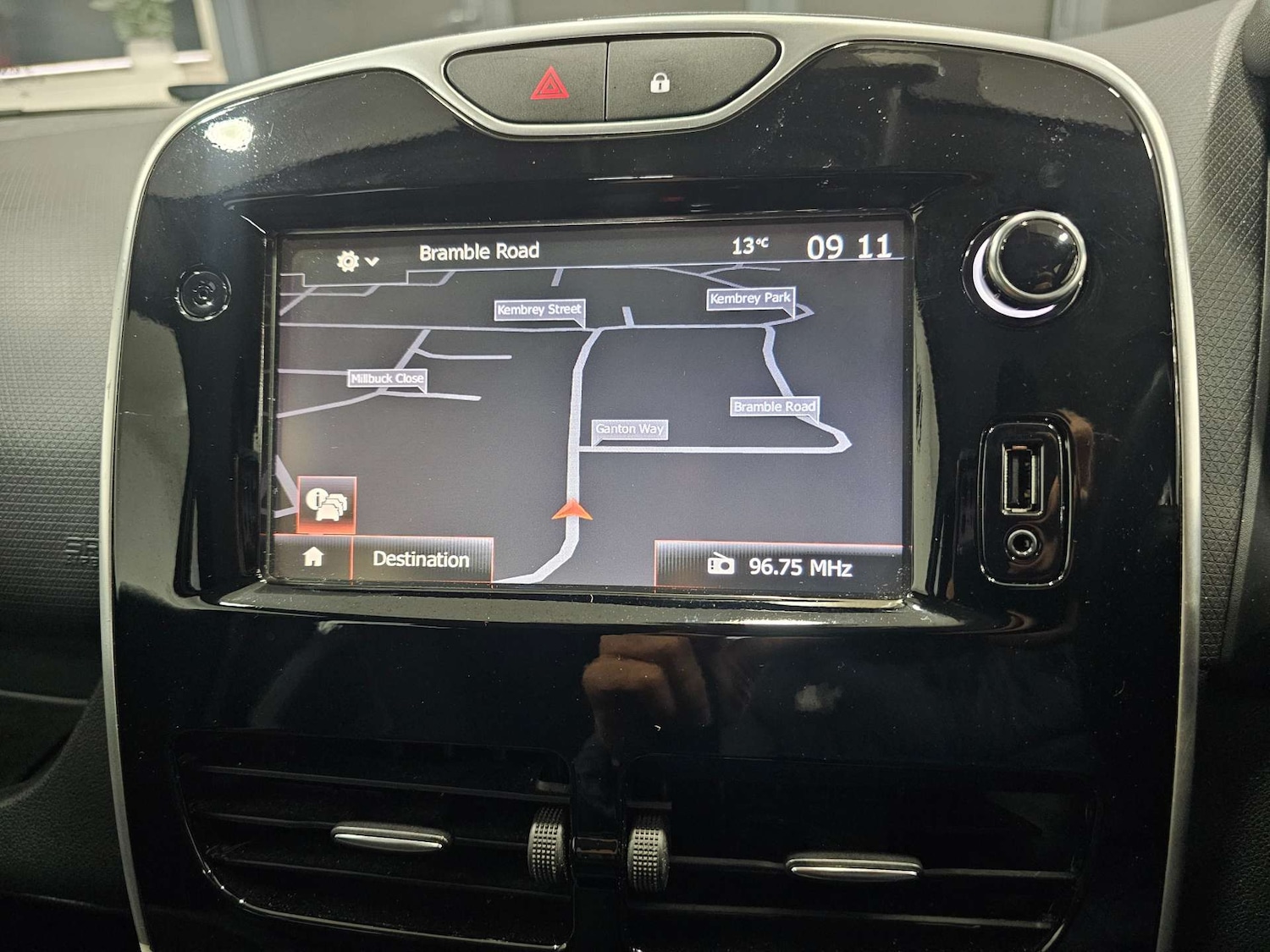 Used Renault Clio 2016 for sale - 76972356: Photo 2