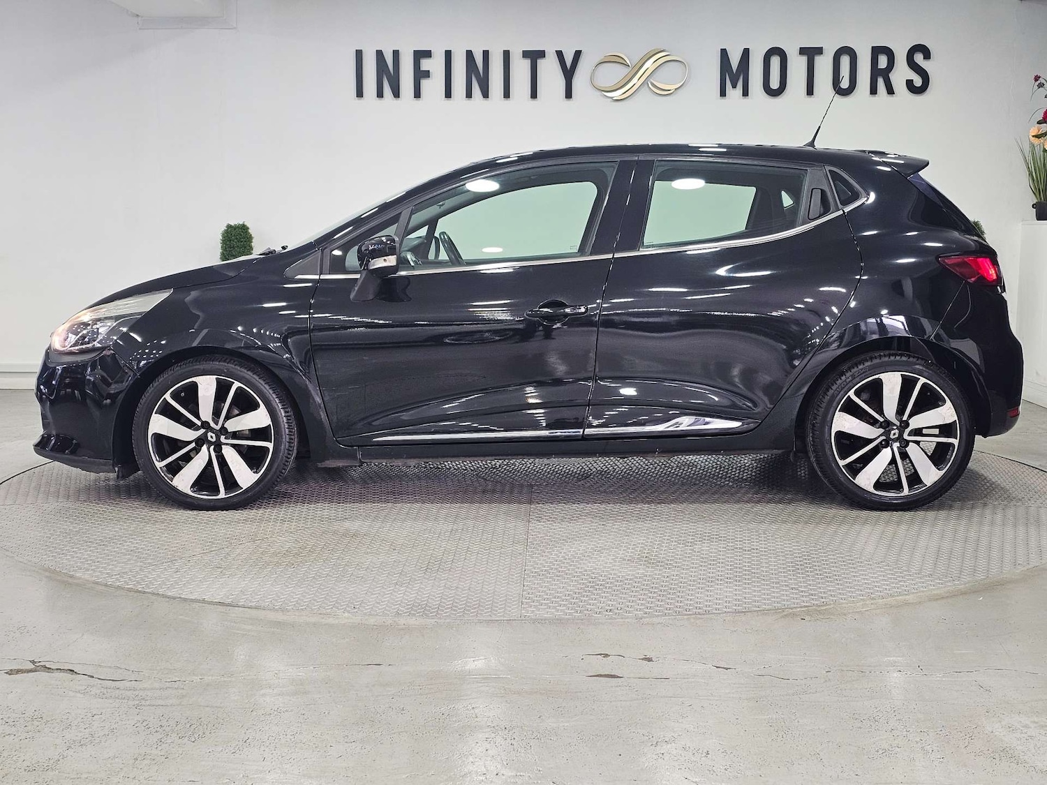 Used Renault Clio 2016 for sale - 76972356: Photo 20