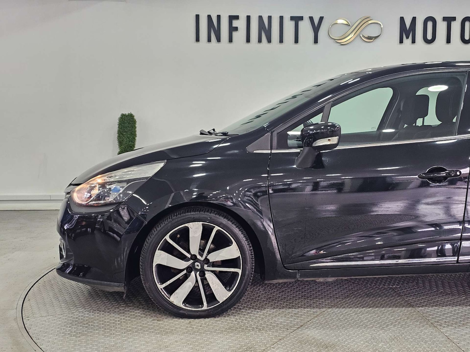 Used Renault Clio 2016 for sale - 76972356: Photo 22