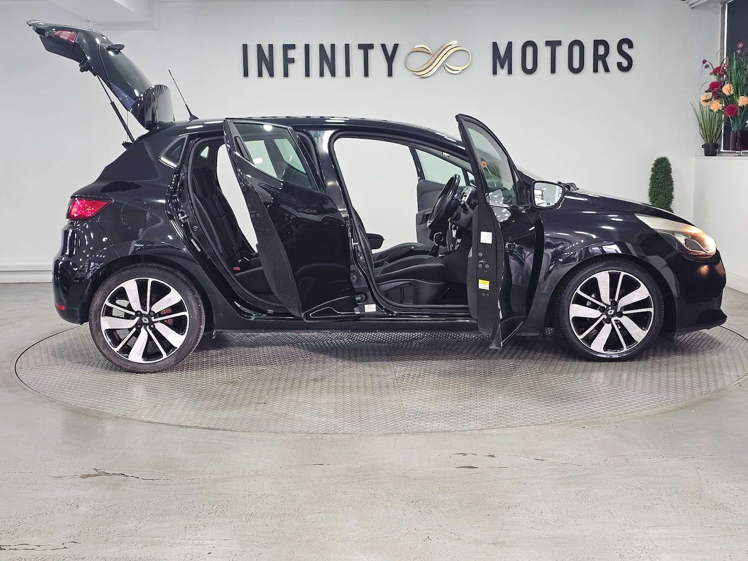 Used Renault Clio 2016 for sale - 76972356: Photo 42