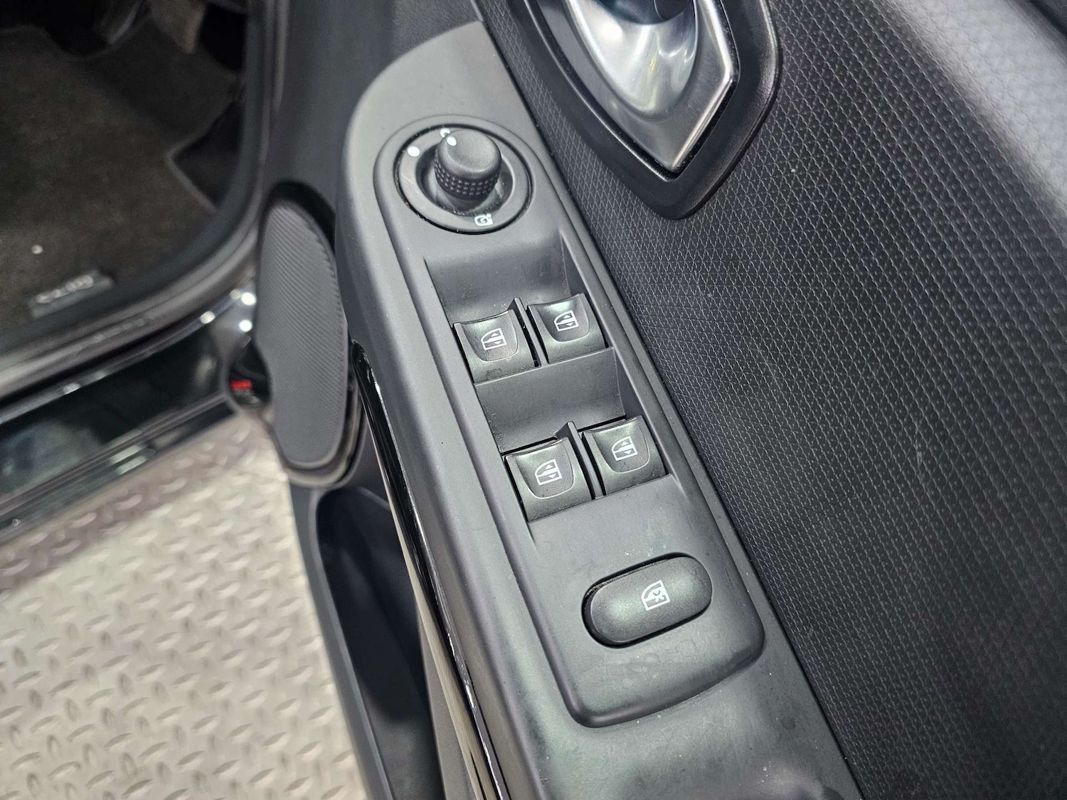 Used Renault Clio 2016 for sale - 76972356: Photo 54