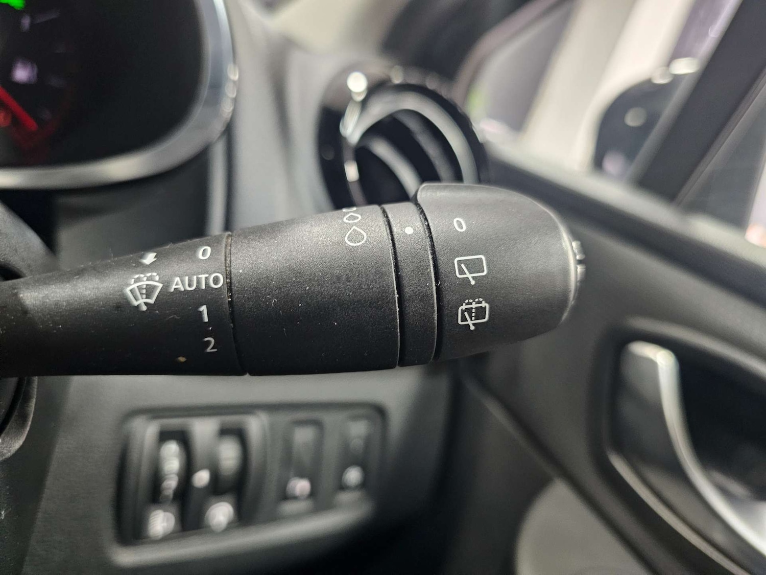 Used Renault Clio 2016 for sale - 76972356: Photo 61