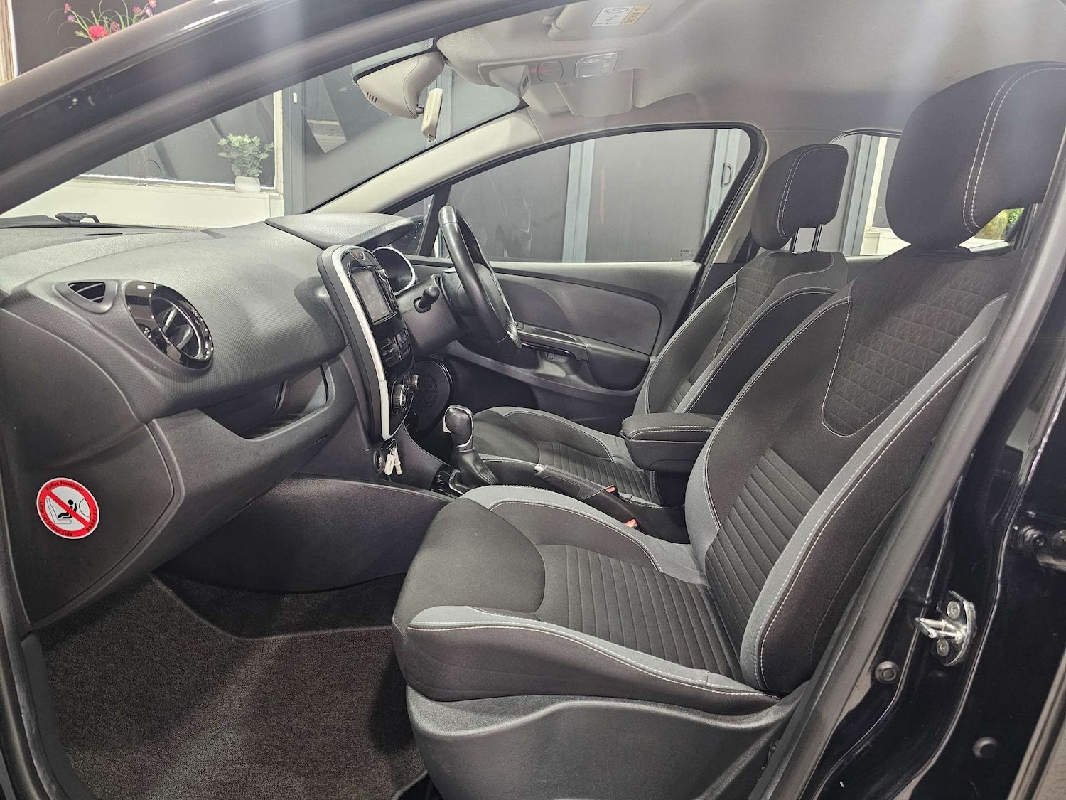 Used Renault Clio 2016 for sale - 76972356: Photo 91