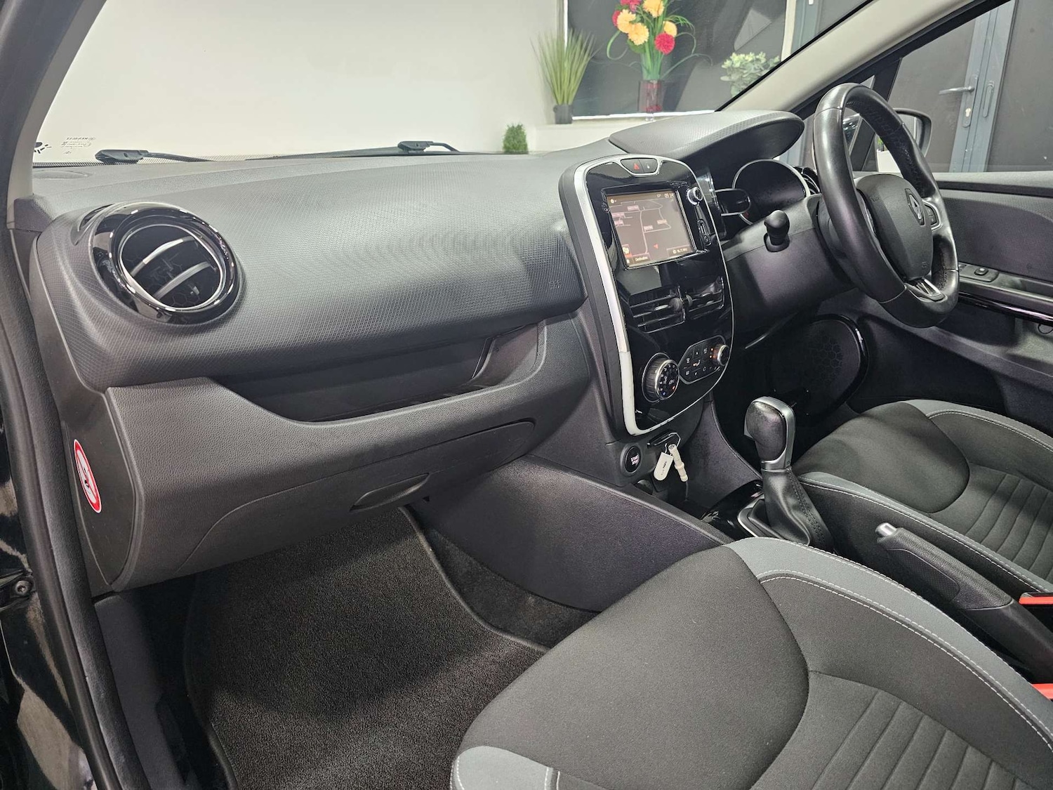 Used Renault Clio 2016 for sale - 76972356: Photo 92