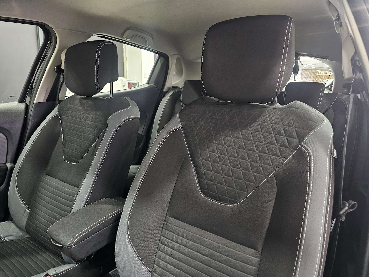 Used Renault Clio 2016 for sale - 76972356: Photo 93