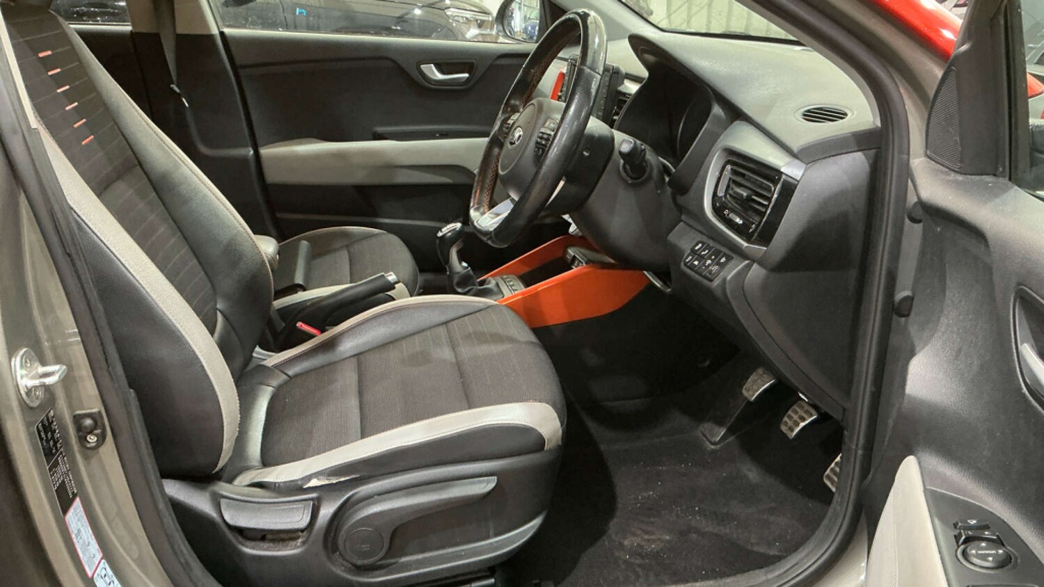 Used Kia Stonic 2018 for sale - 78055155: Photo 11