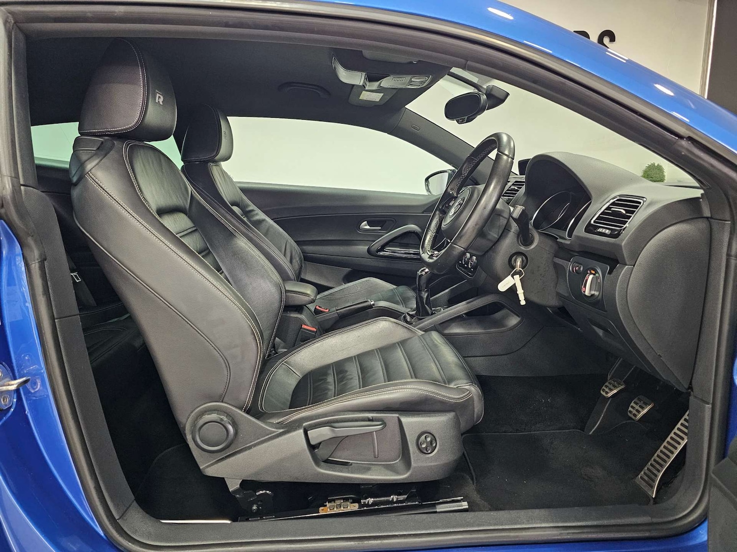 Used Volkswagen Scirocco 2015 for sale - 77494203: Photo 3