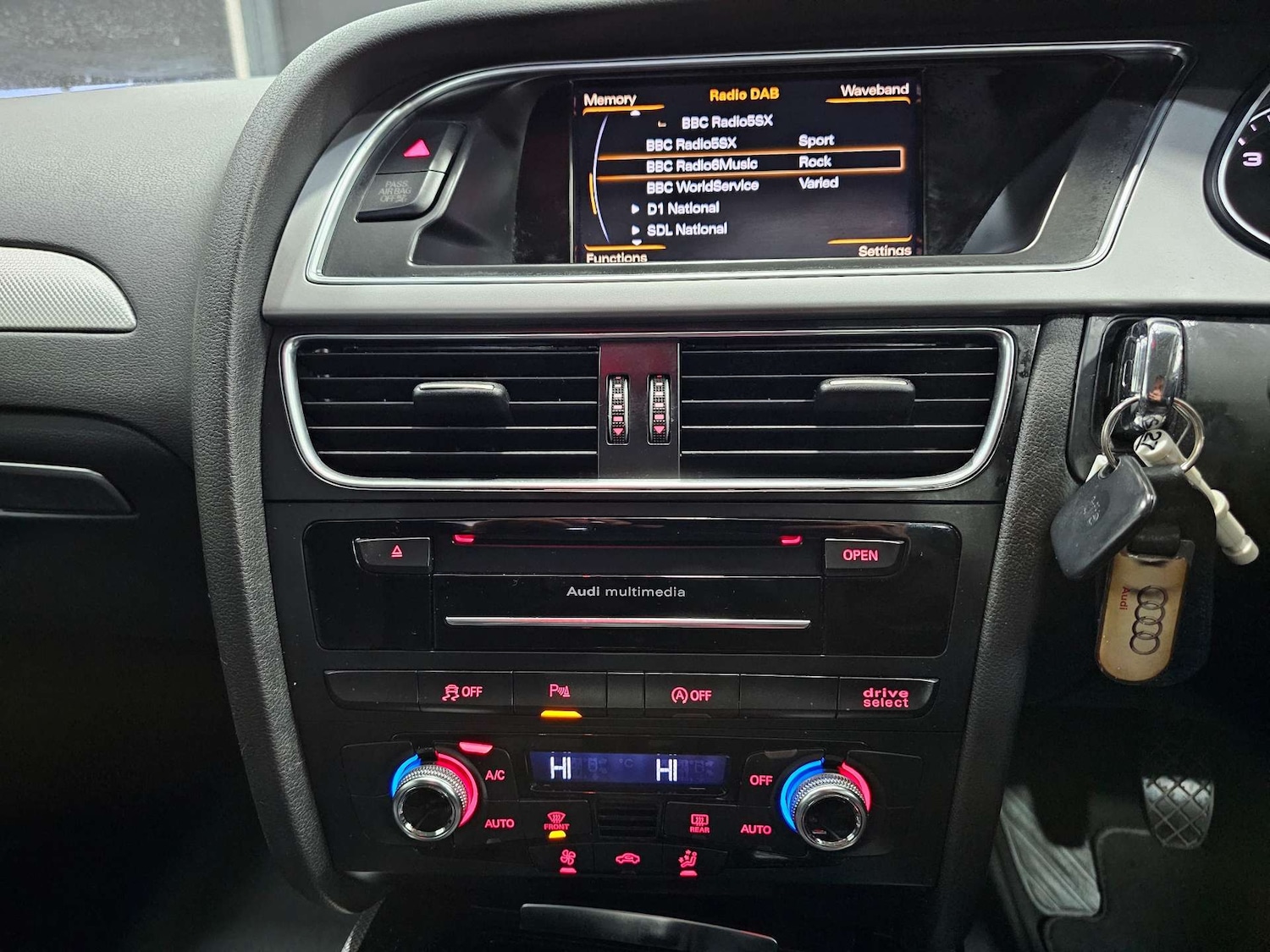 Used Audi A4 2014 for sale - 77482428: Photo 10