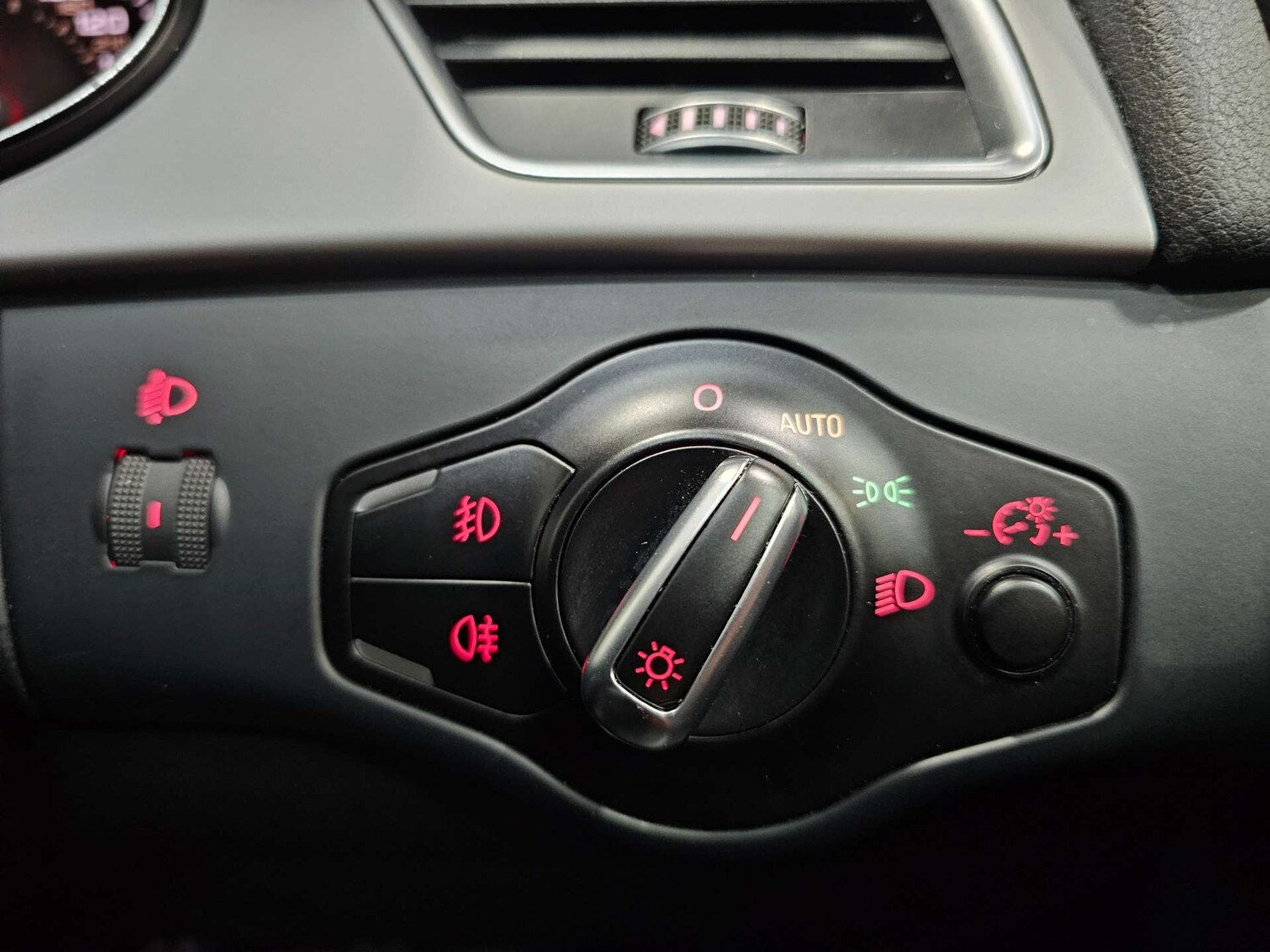 Used Audi A4 2014 for sale - 77482428: Photo 50