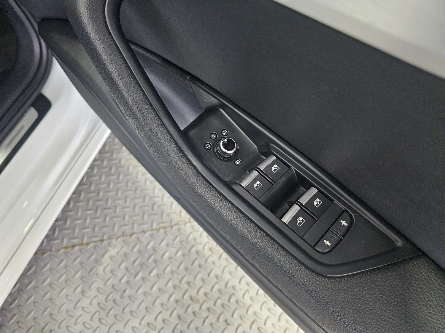 Used Audi A4 2016 for sale - 77420175: Photo 77