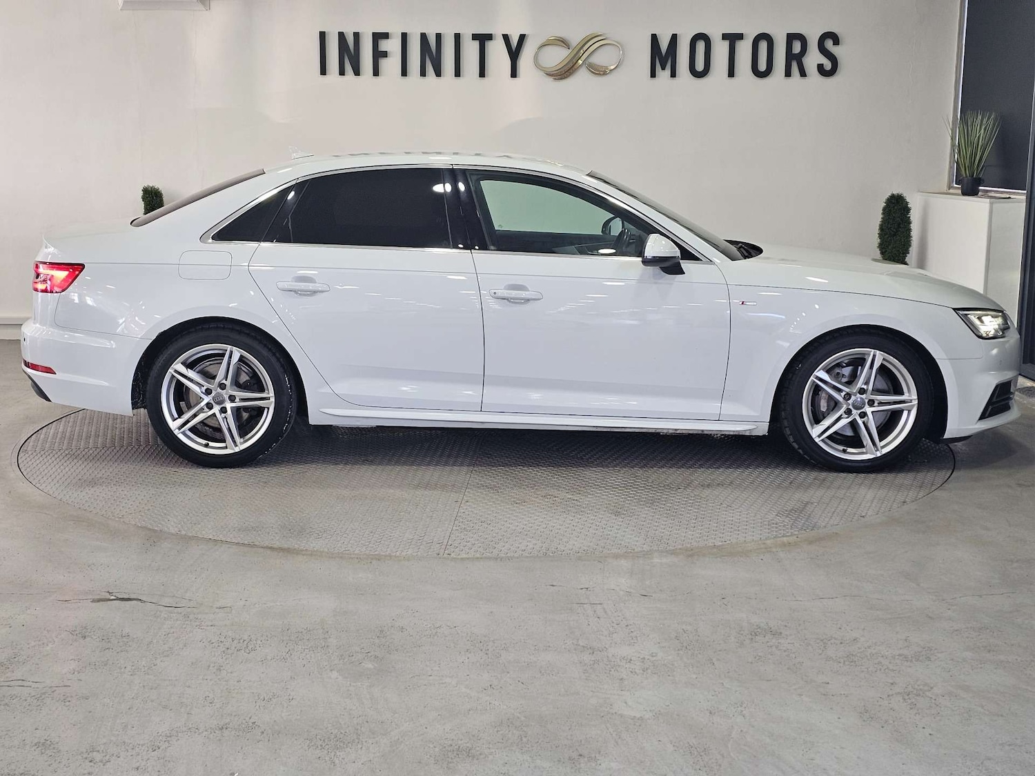 Used Audi A4 2016 for sale - 77420175: Photo 9