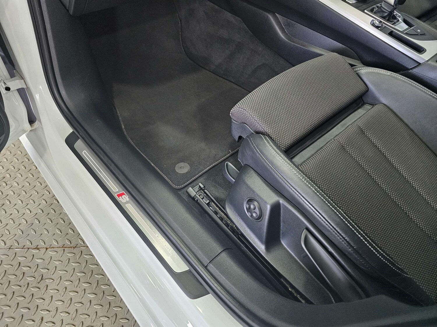 Used Audi A4 2016 for sale - 77420175: Photo 97