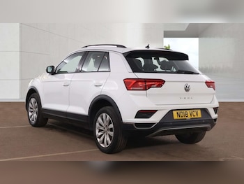 Used Volkswagen T-Roc 2018 for sale - 79099139: Photo