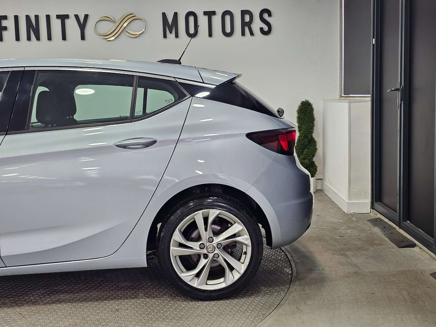 Used Vauxhall Astra 2017 for sale - 76972379: Photo 21