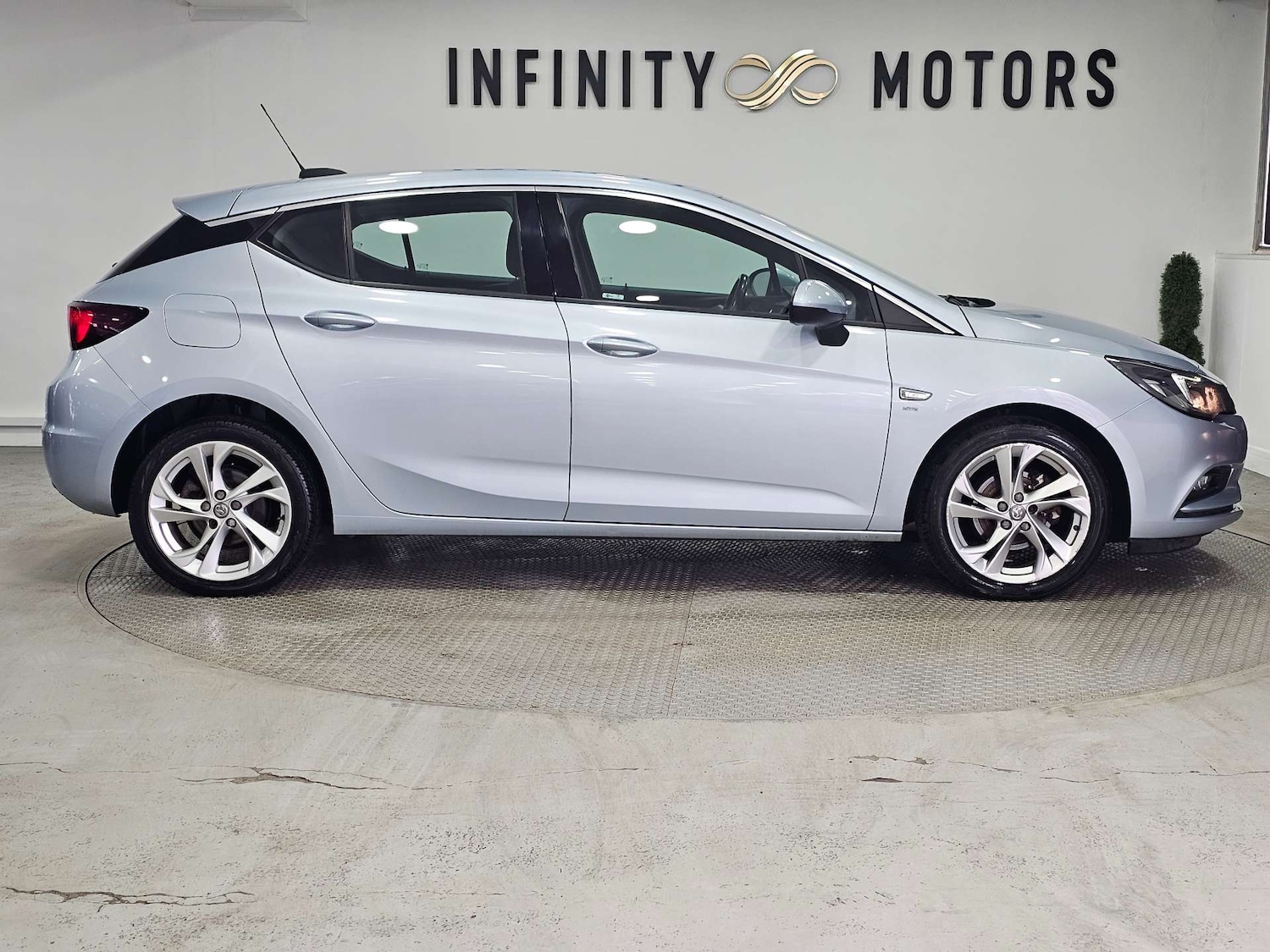 Used Vauxhall Astra 2017 for sale - 76972379: Photo 35