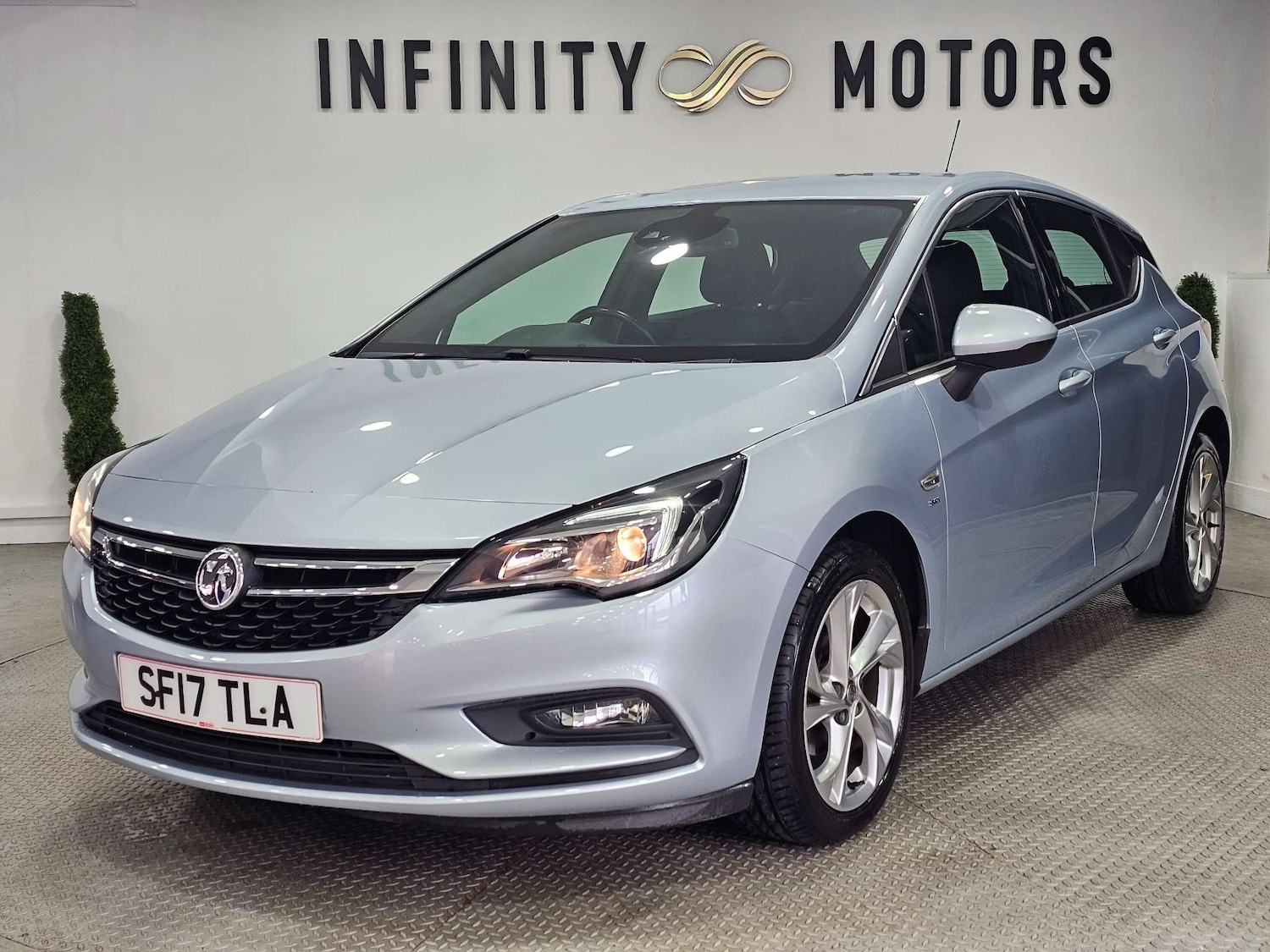 Used Vauxhall Astra 2017 for sale - 76972379: Photo 4