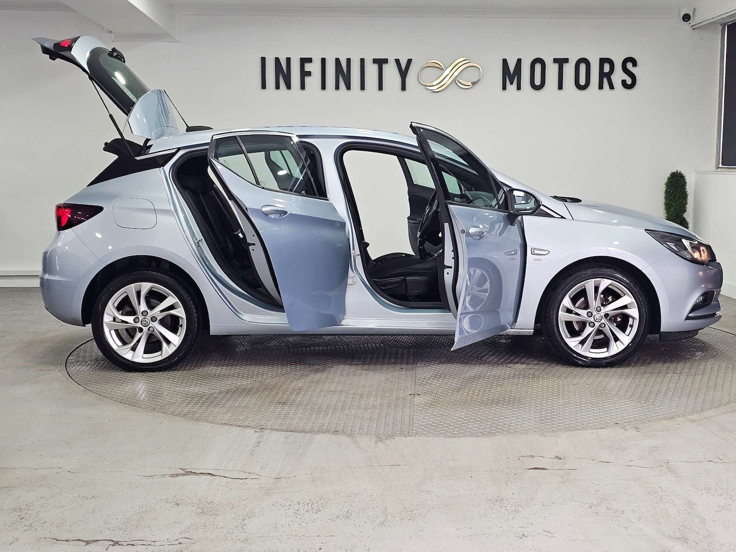 Used Vauxhall Astra 2017 for sale - 76972379: Photo 42