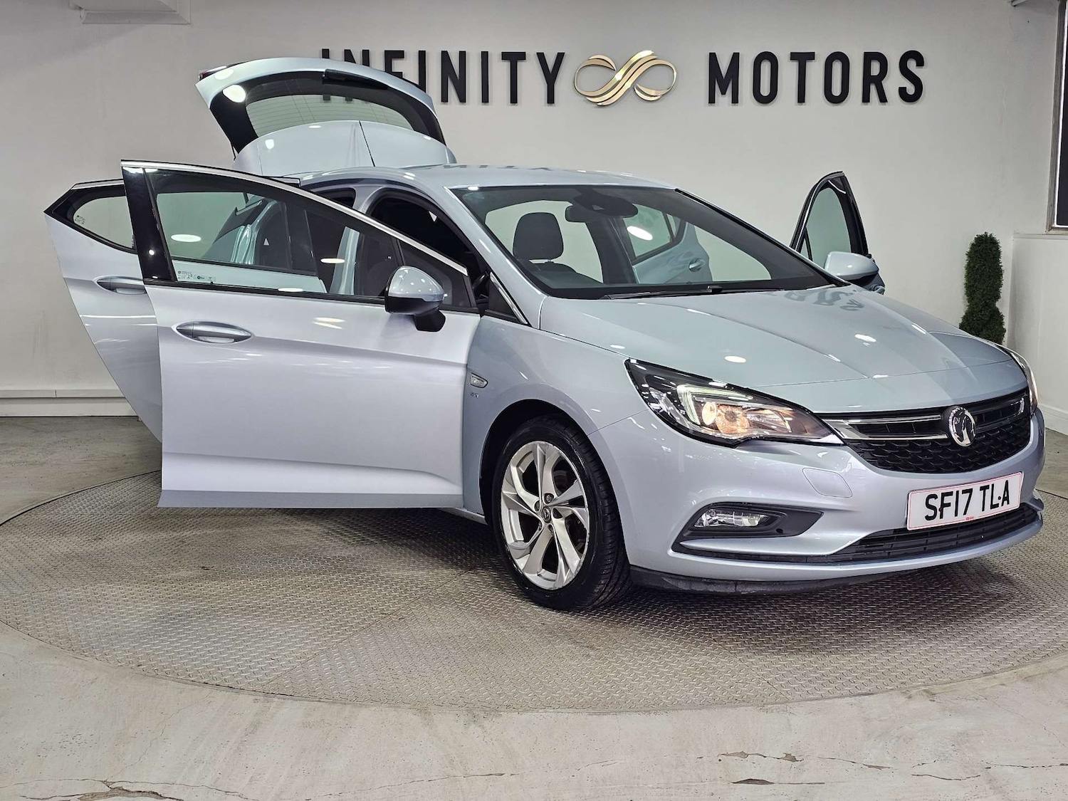 Used Vauxhall Astra 2017 for sale - 76972379: Photo 43