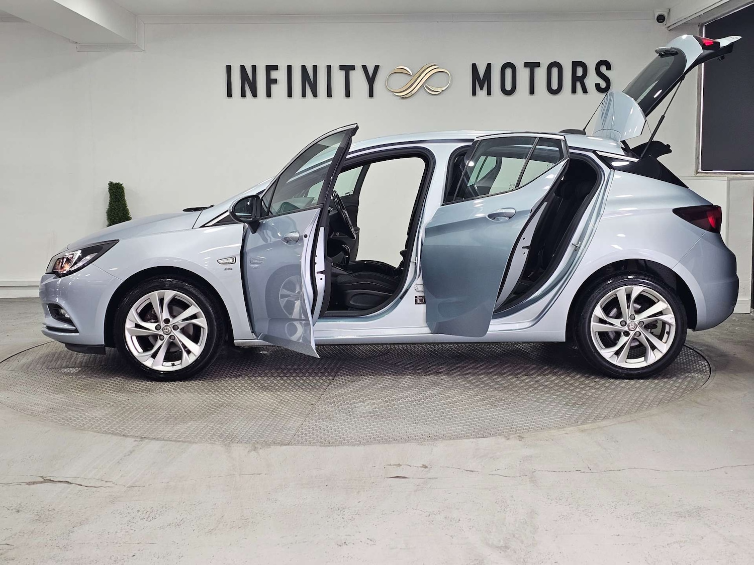 Used Vauxhall Astra 2017 for sale - 76972379: Photo 46