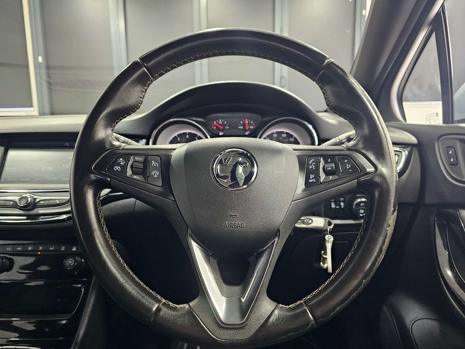 Used Vauxhall Astra 2017 for sale - 76972379: Photo 5