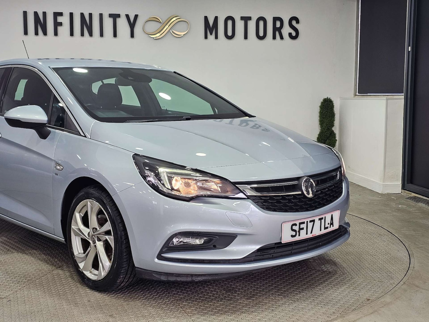 Used Vauxhall Astra 2017 for sale - 76972379: Photo 6