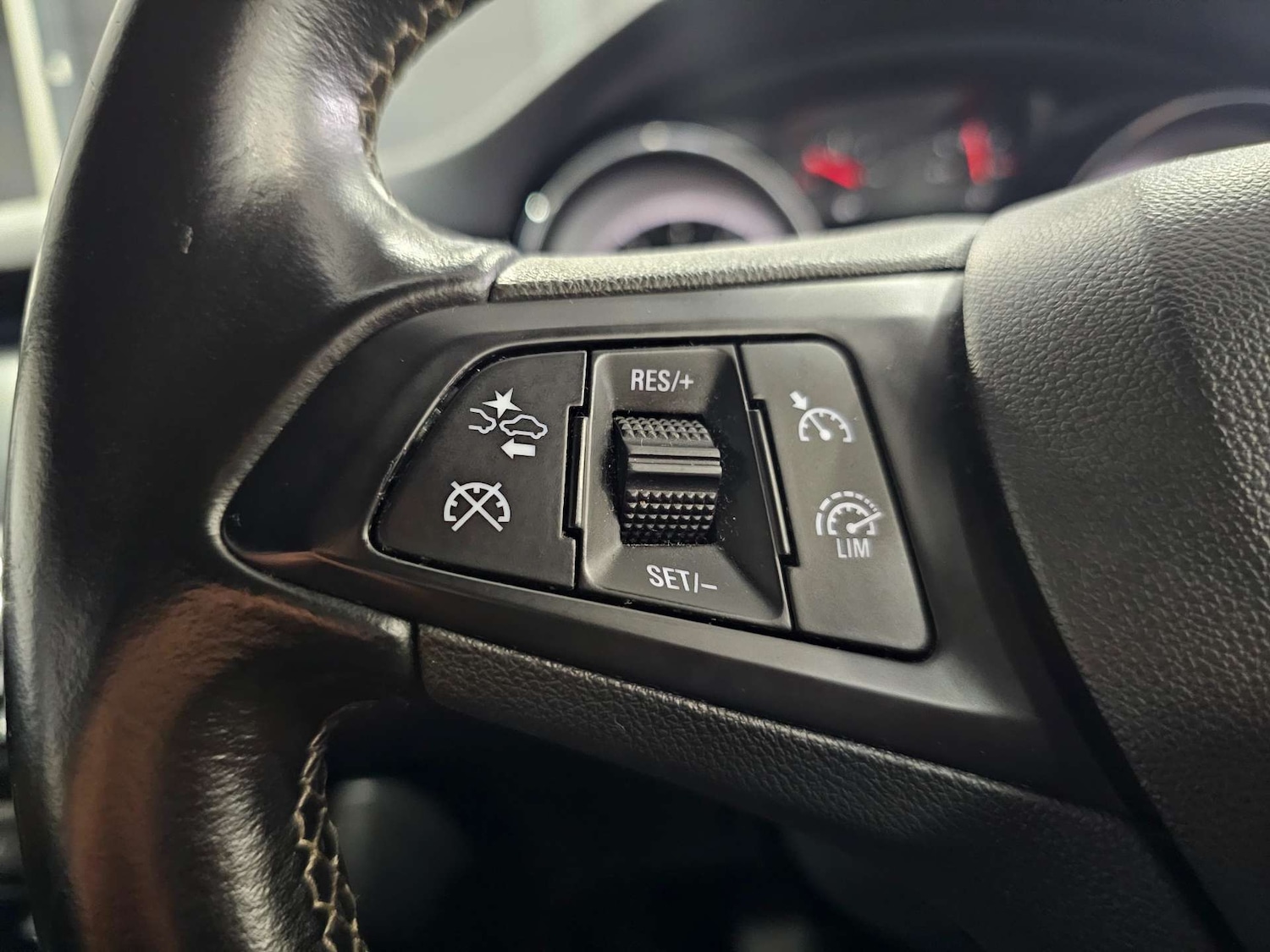 Used Vauxhall Astra 2017 for sale - 76972379: Photo 60