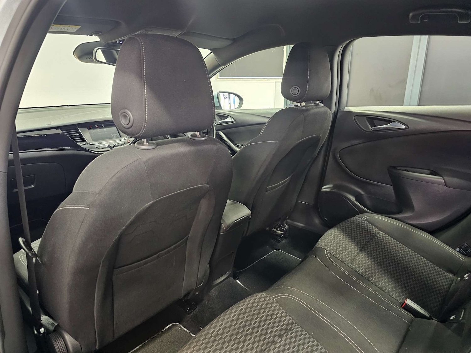 Used Vauxhall Astra 2017 for sale - 76972379: Photo 78