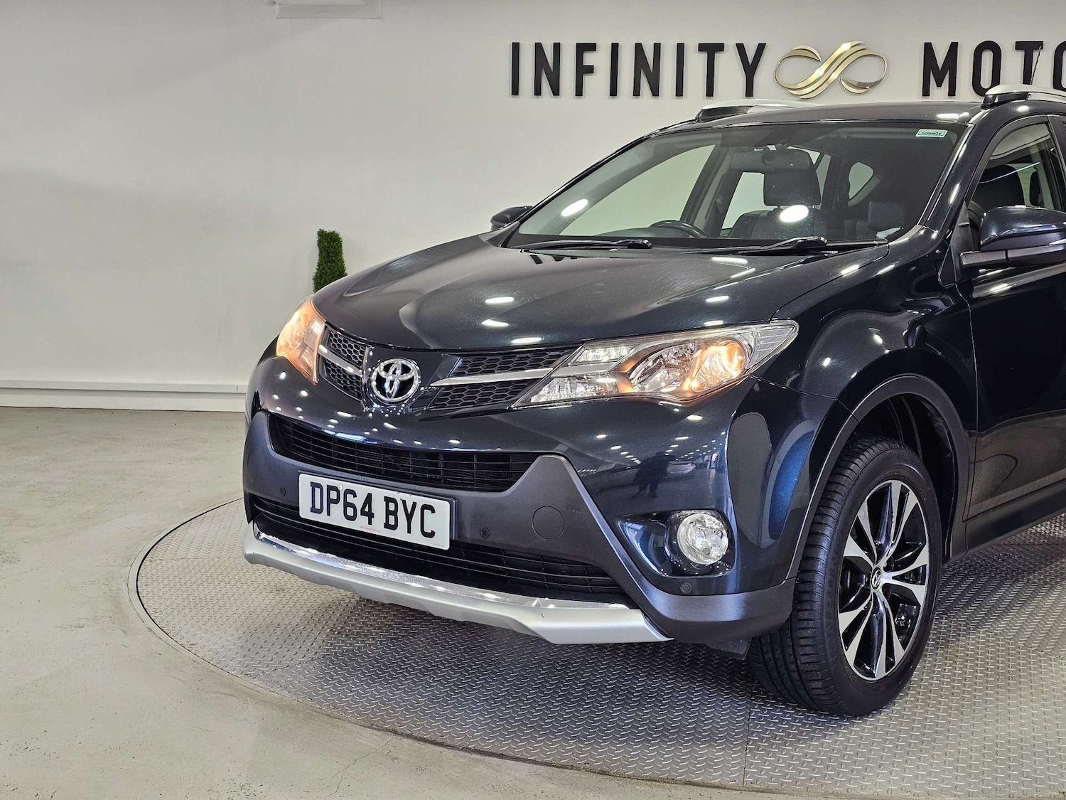 Used Toyota RAV4 2015 for sale - 76972402: Photo 19