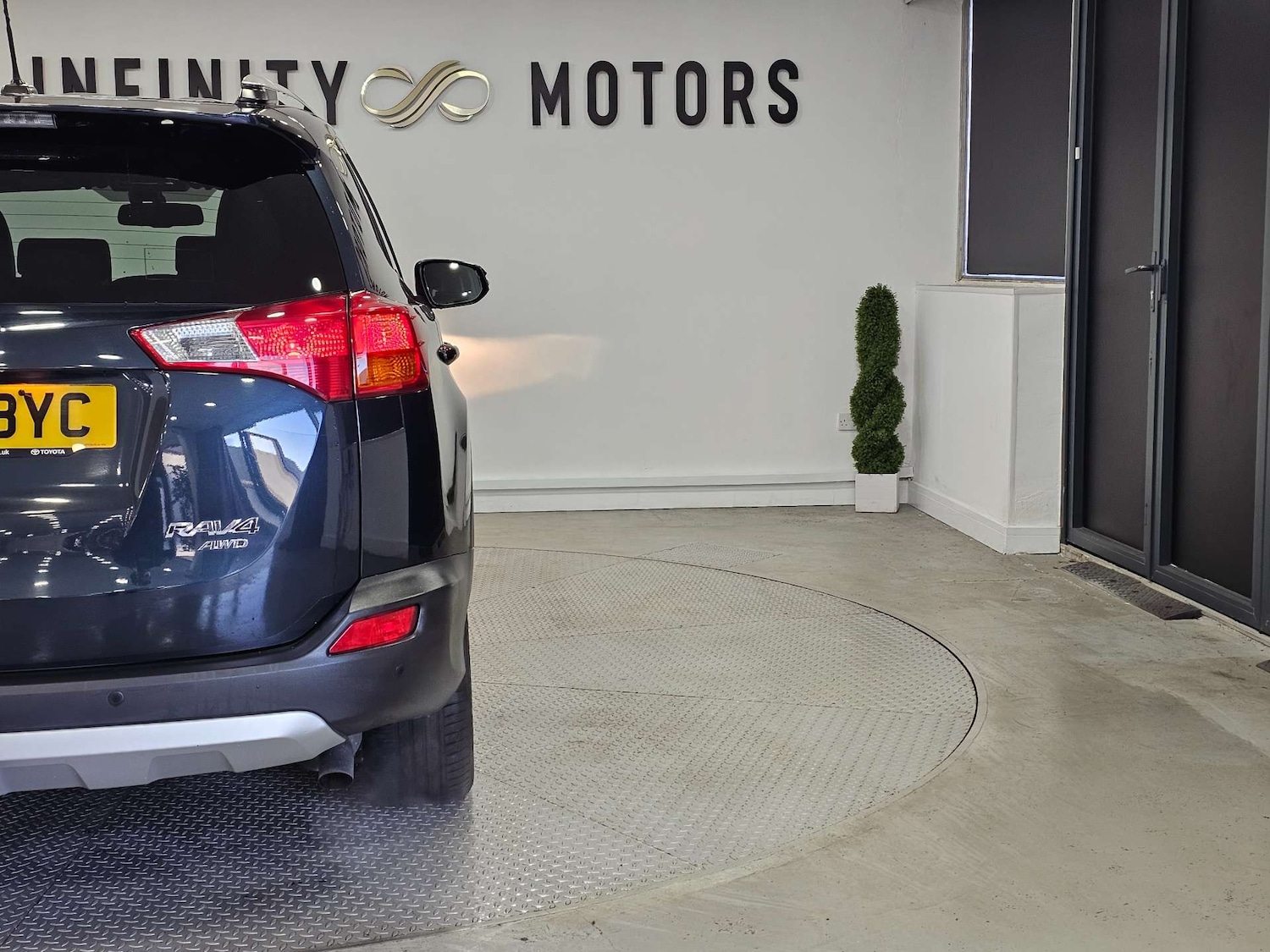 Used Toyota RAV4 2015 for sale - 76972402: Photo 31