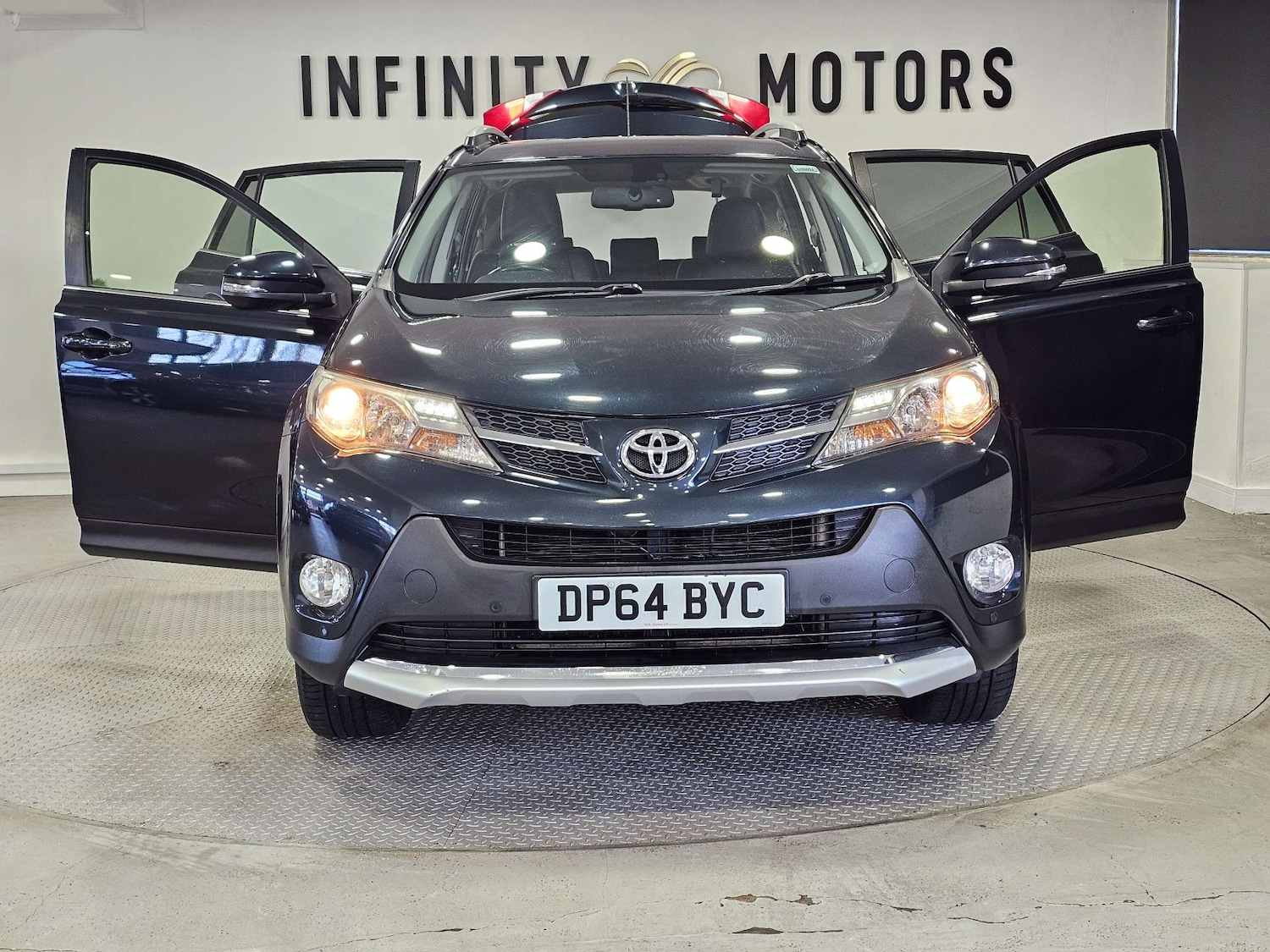 Used Toyota RAV4 2015 for sale - 76972402: Photo 43