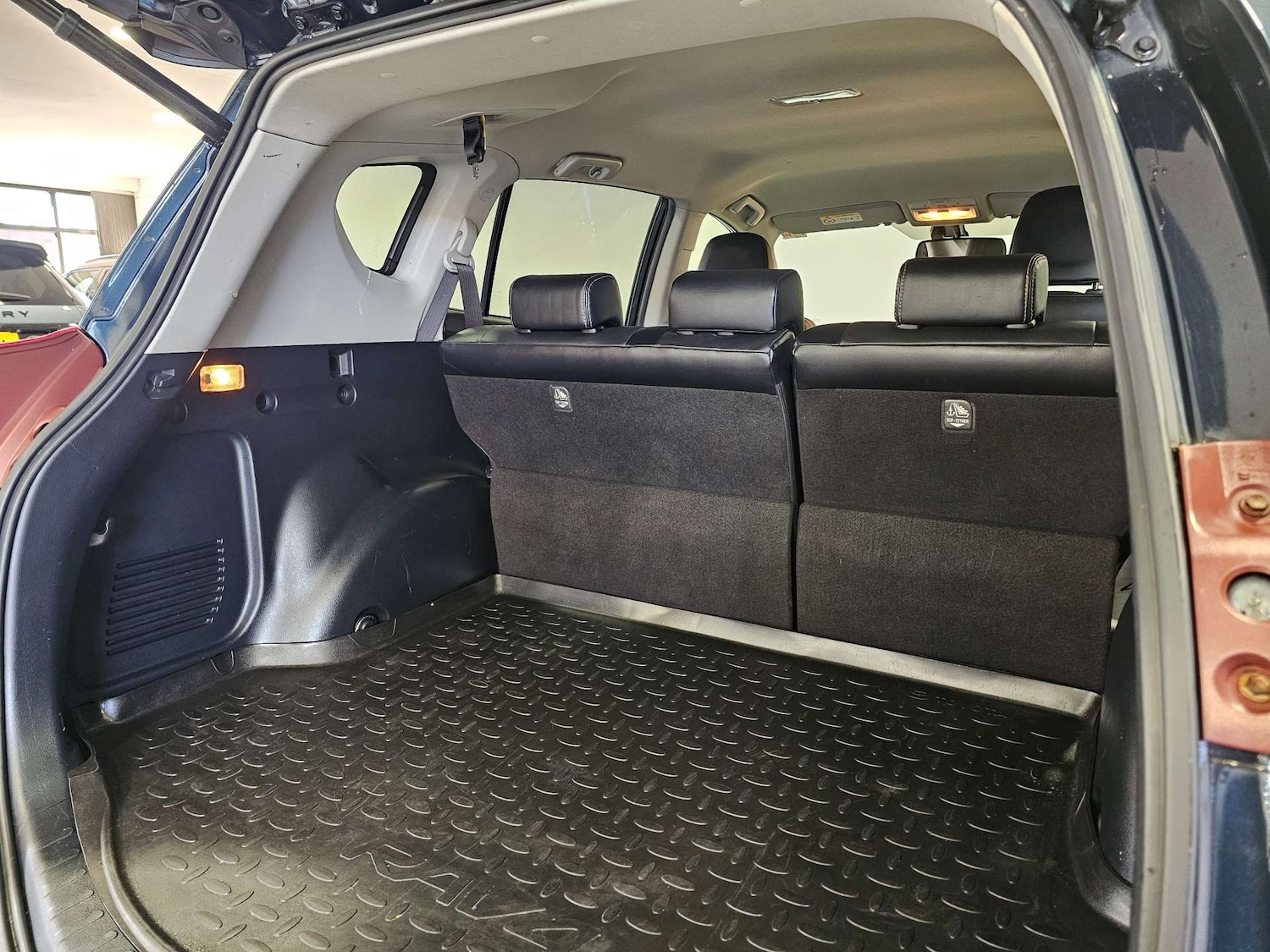 Used Toyota RAV4 2015 for sale - 76972402: Photo 50