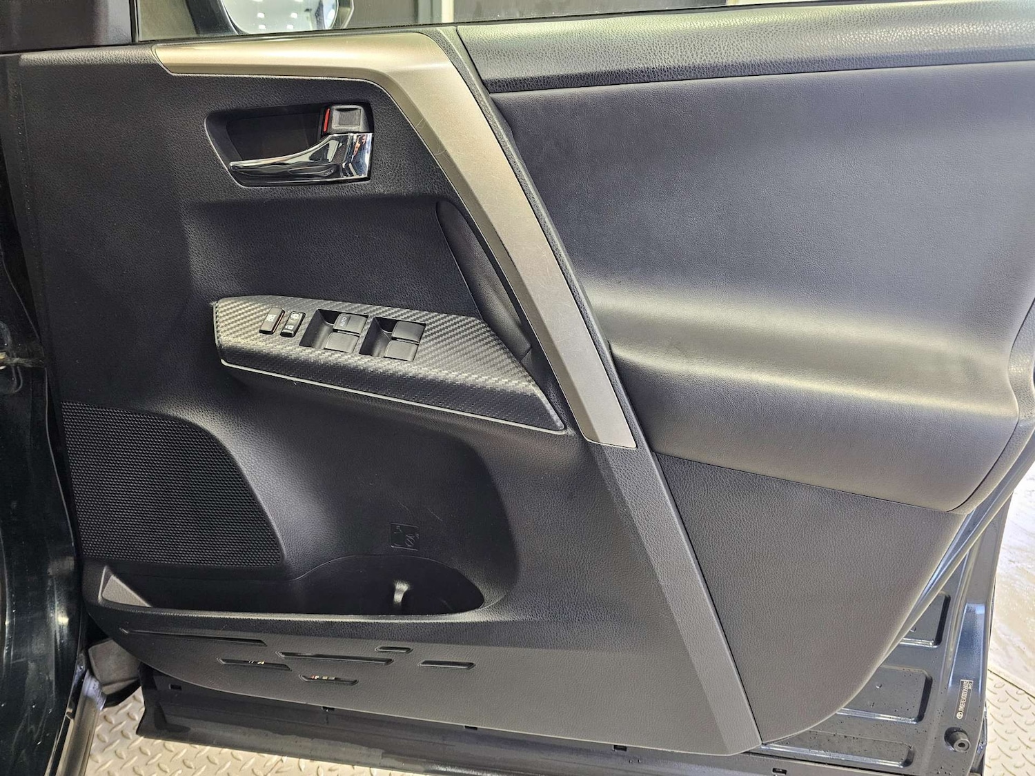 Used Toyota RAV4 2015 for sale - 76972402: Photo 52