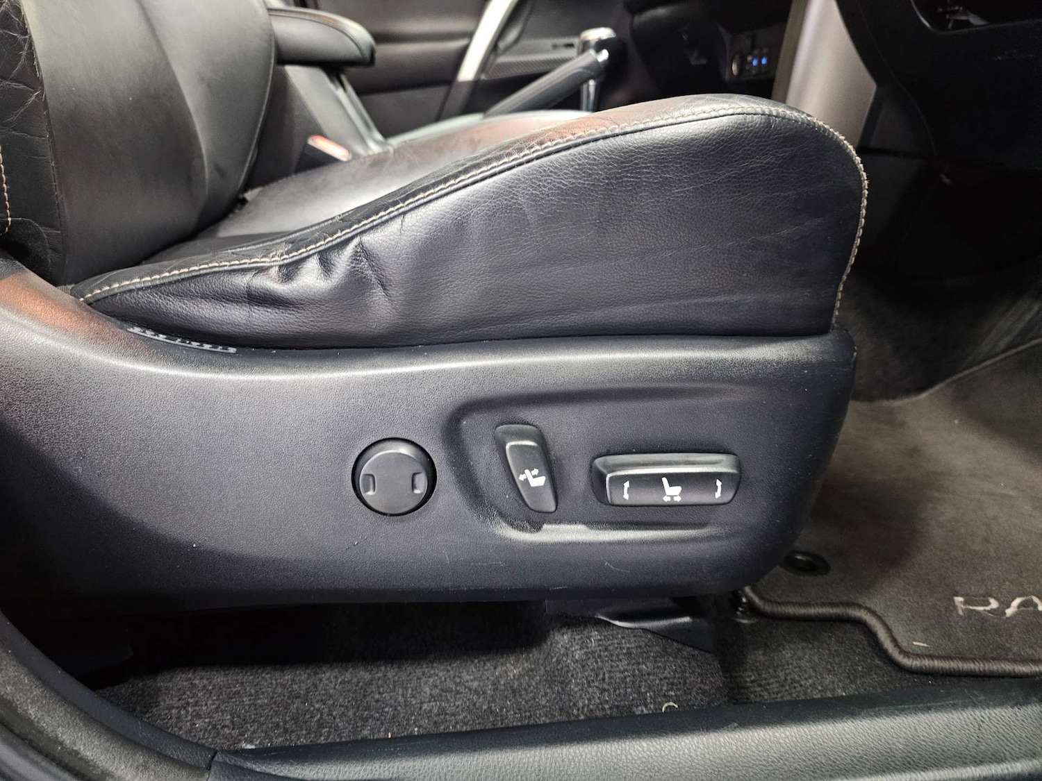 Used Toyota RAV4 2015 for sale - 76972402: Photo 54