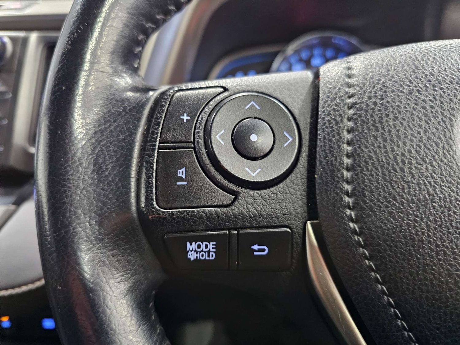 Used Toyota RAV4 2015 for sale - 76972402: Photo 59