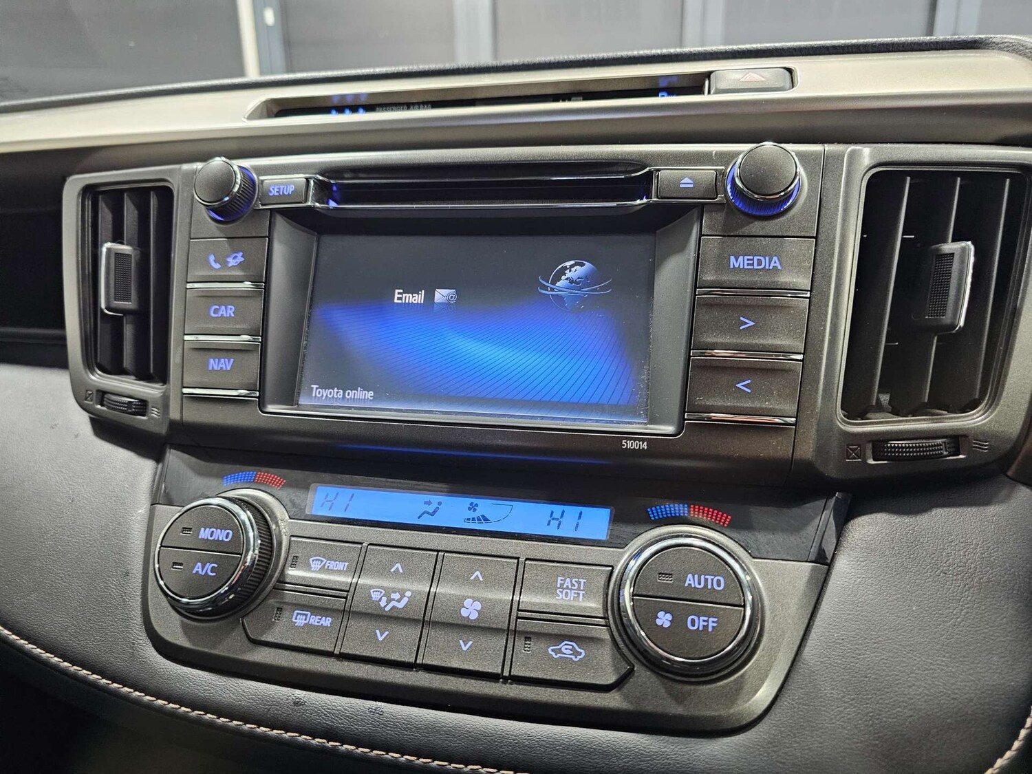 Used Toyota RAV4 2015 for sale - 76972402: Photo 67