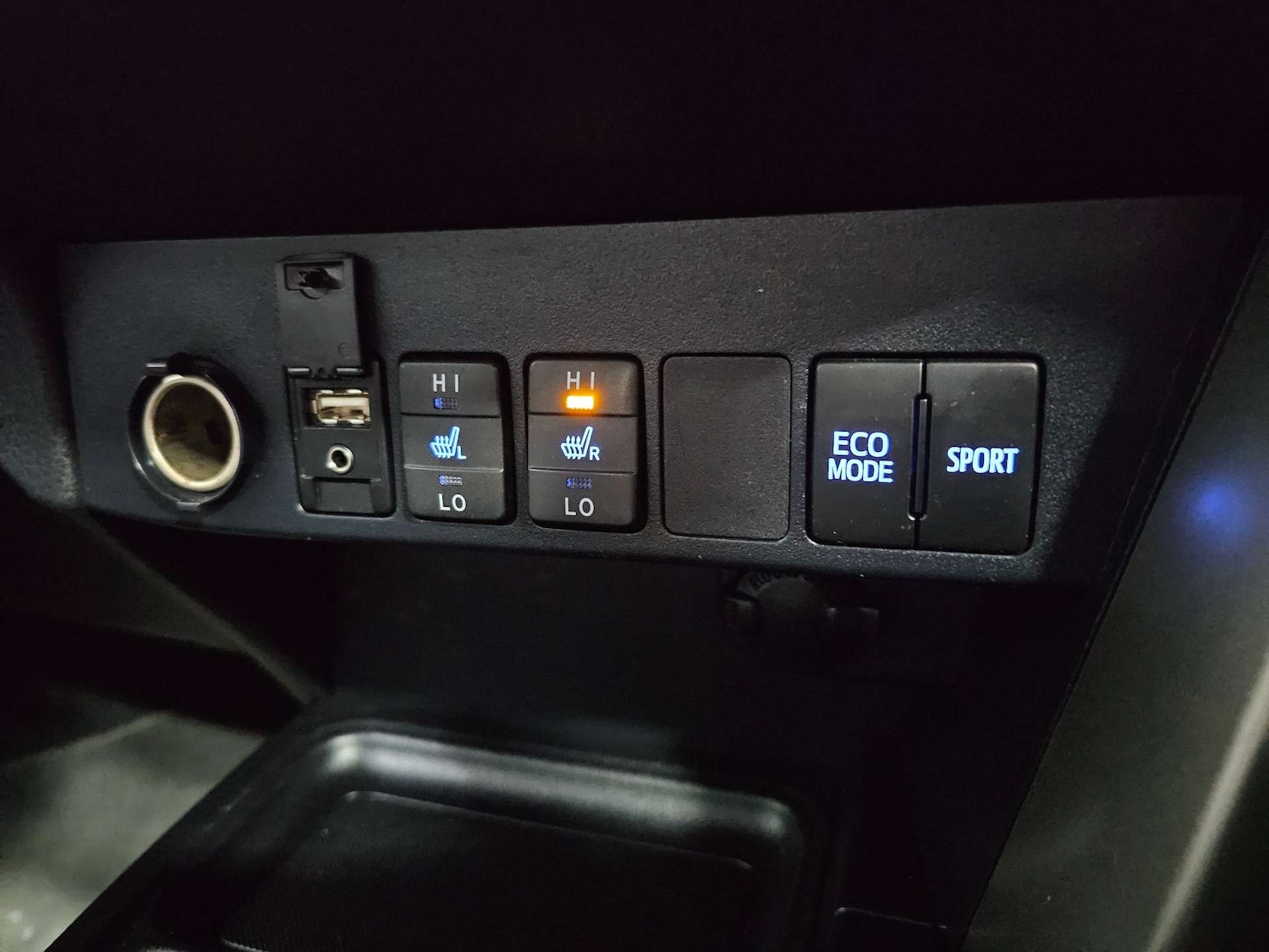 Used Toyota RAV4 2015 for sale - 76972402: Photo 7