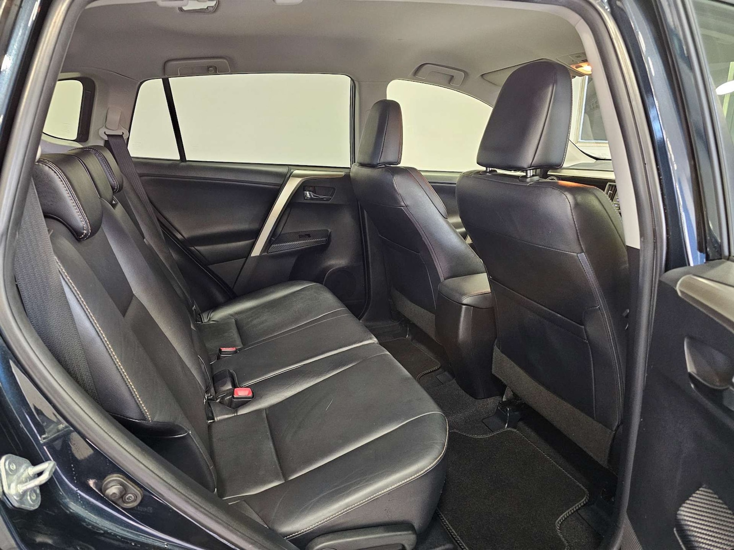 Used Toyota RAV4 2015 for sale - 76972402: Photo 76