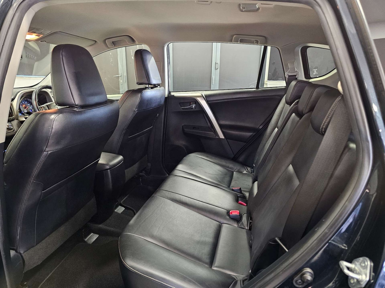 Used Toyota RAV4 2015 for sale - 76972402: Photo 81