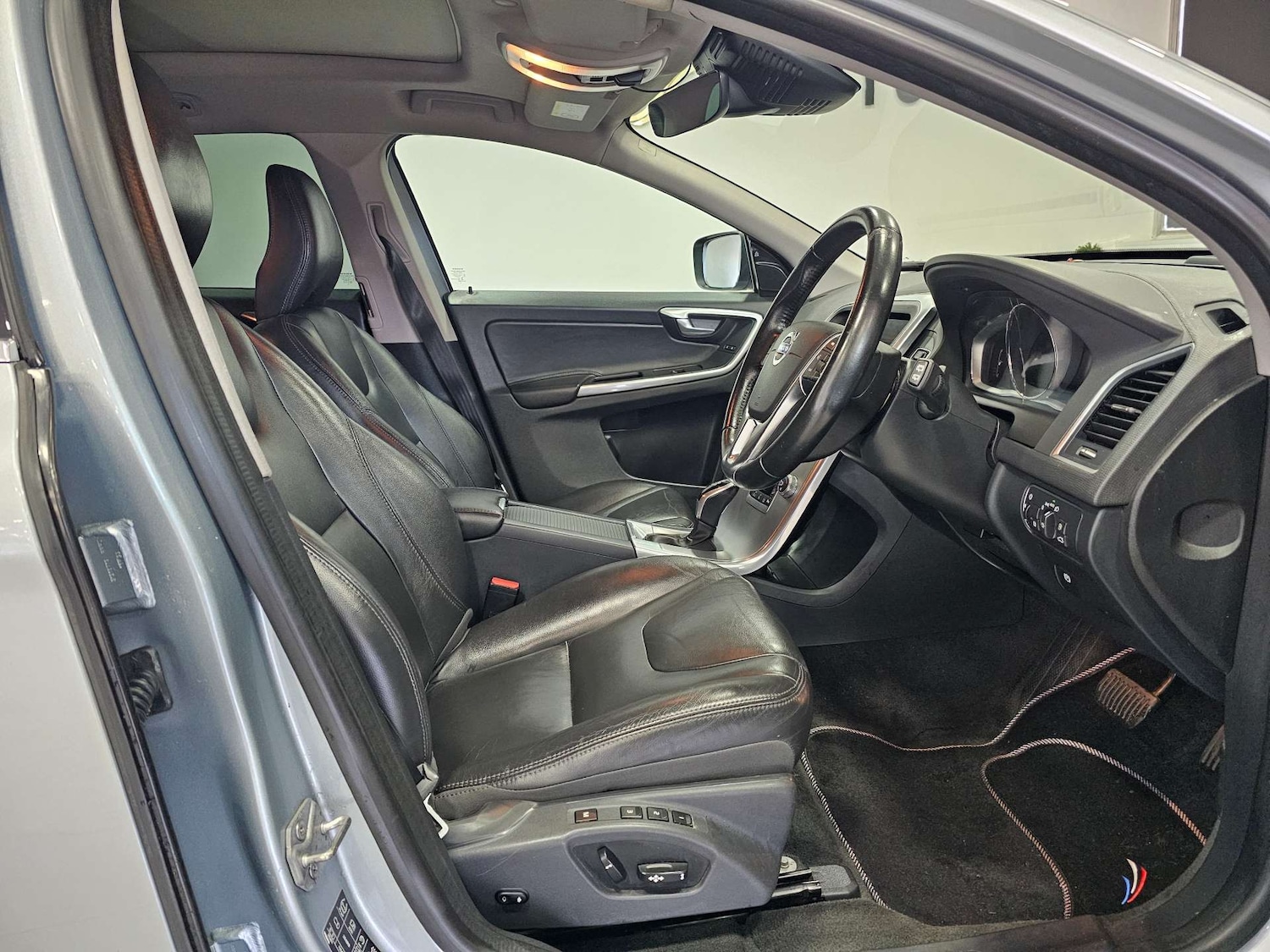 Used Volvo XC60 2016 for sale - 76972369: Photo 5