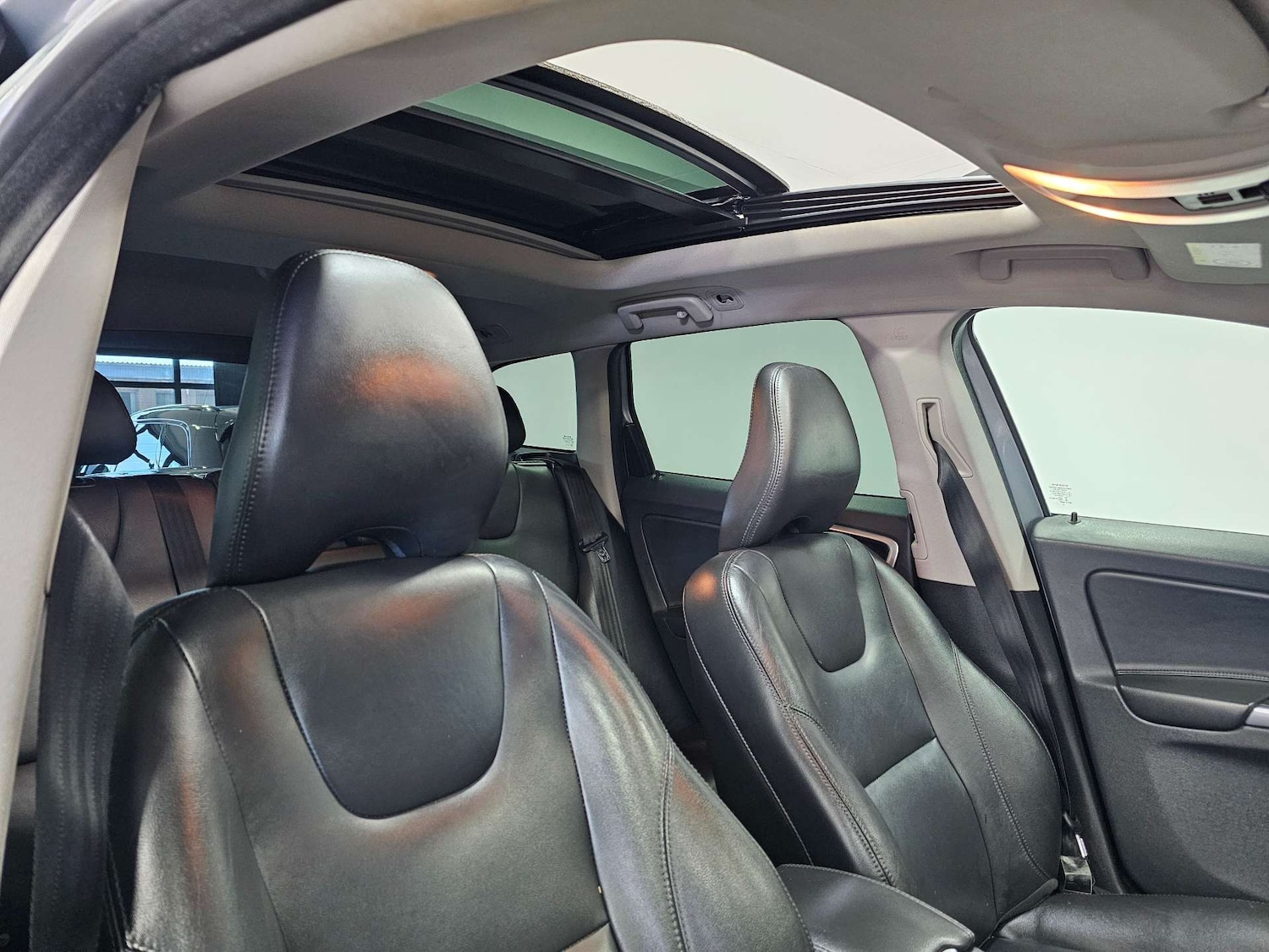 Used Volvo XC60 2016 for sale - 76972369: Photo 78