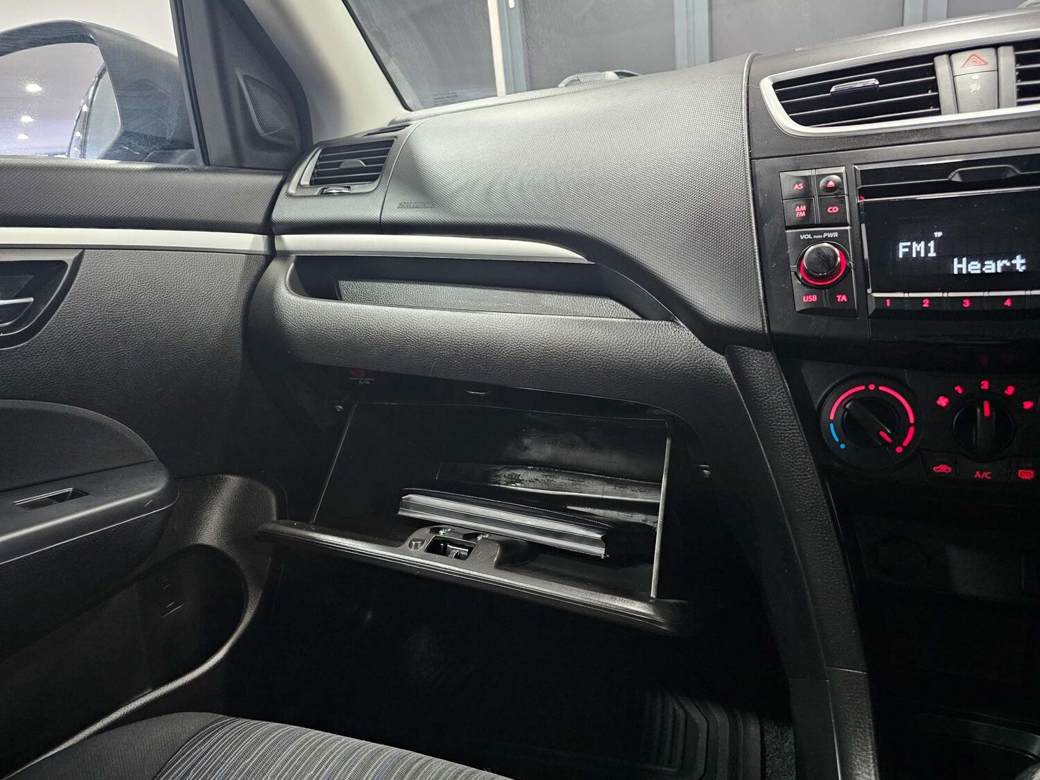 Used Suzuki Swift 2016 for sale - 77590646: Photo 67